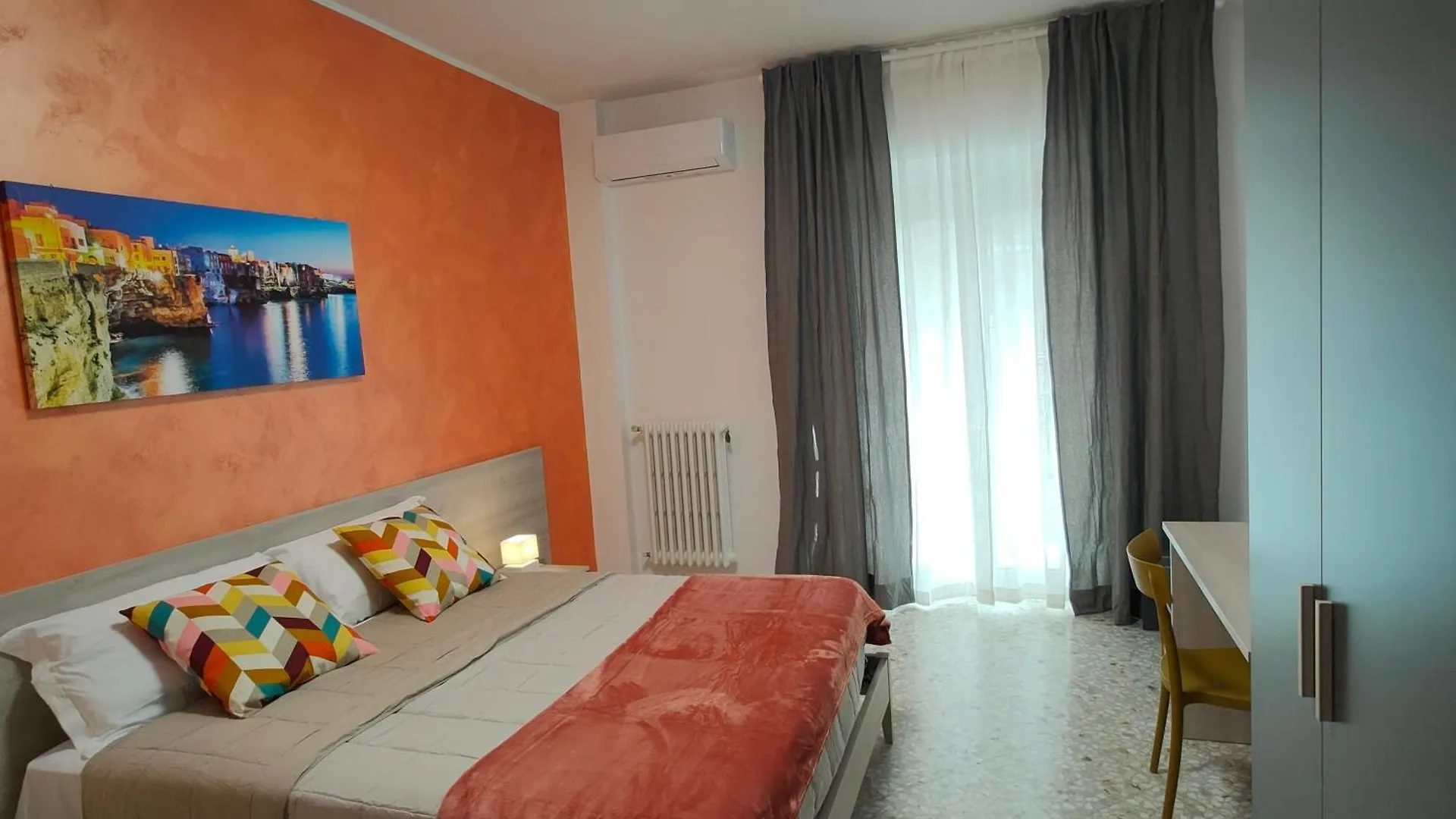 Ri.Mi. Rooms Bari 0*,  Italy
